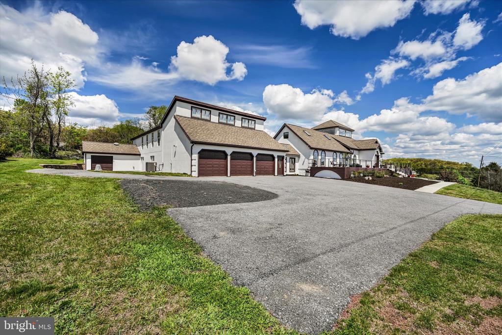 1076 INDIAN COVE