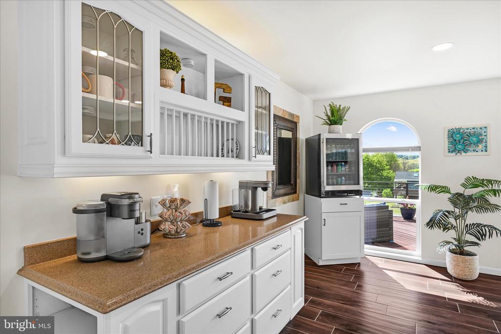 1076 INDIAN COVE
