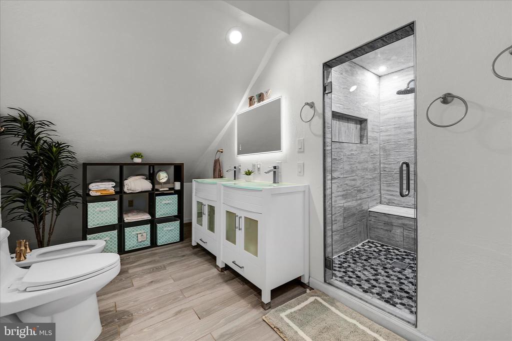 1076 INDIAN COVE