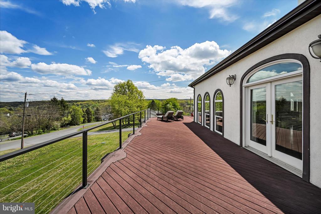 1076 INDIAN COVE