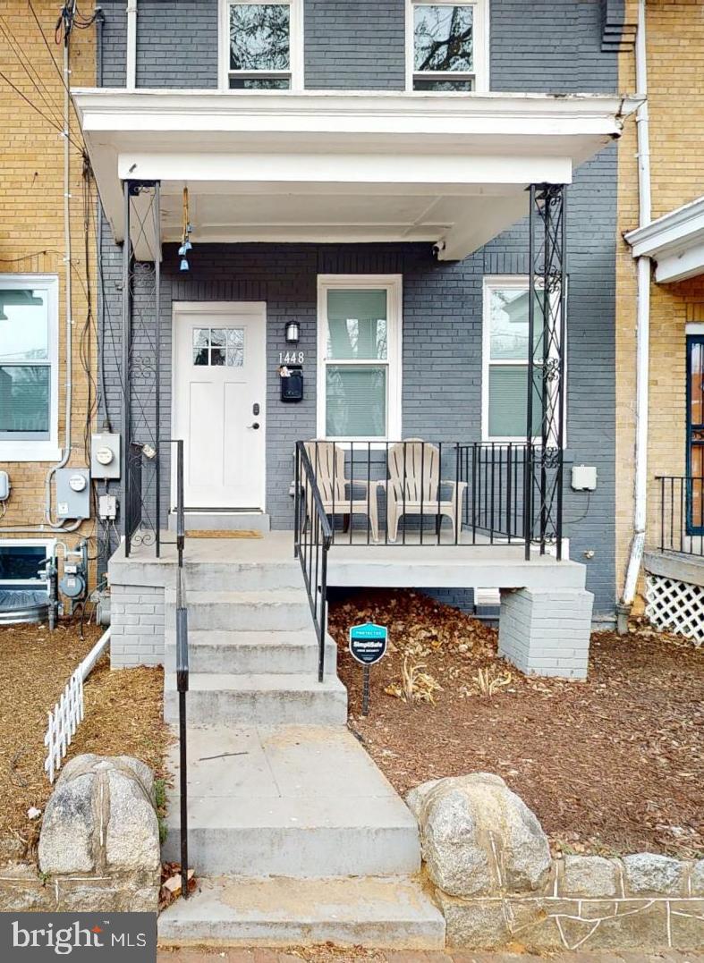 1448 V St SE
