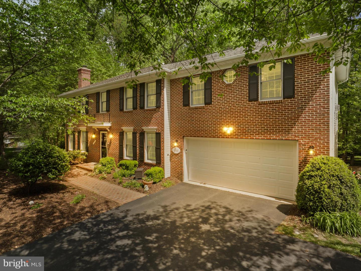 1203 Wiesman Ct