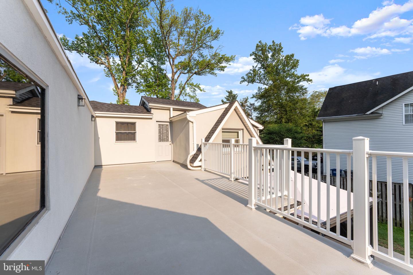 3042 Cedar Ln