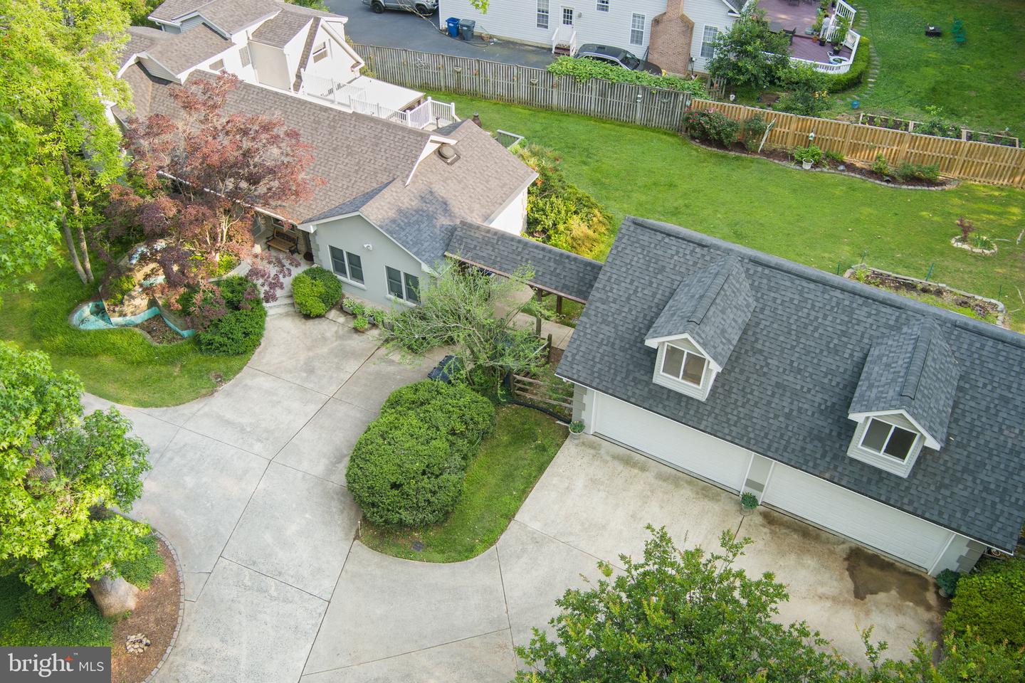3042 Cedar Ln