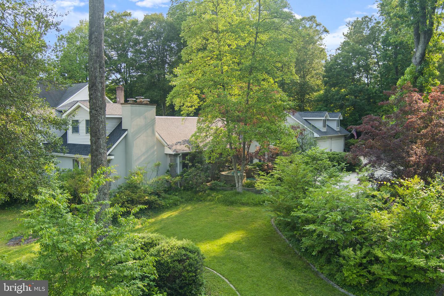 3042 Cedar Ln