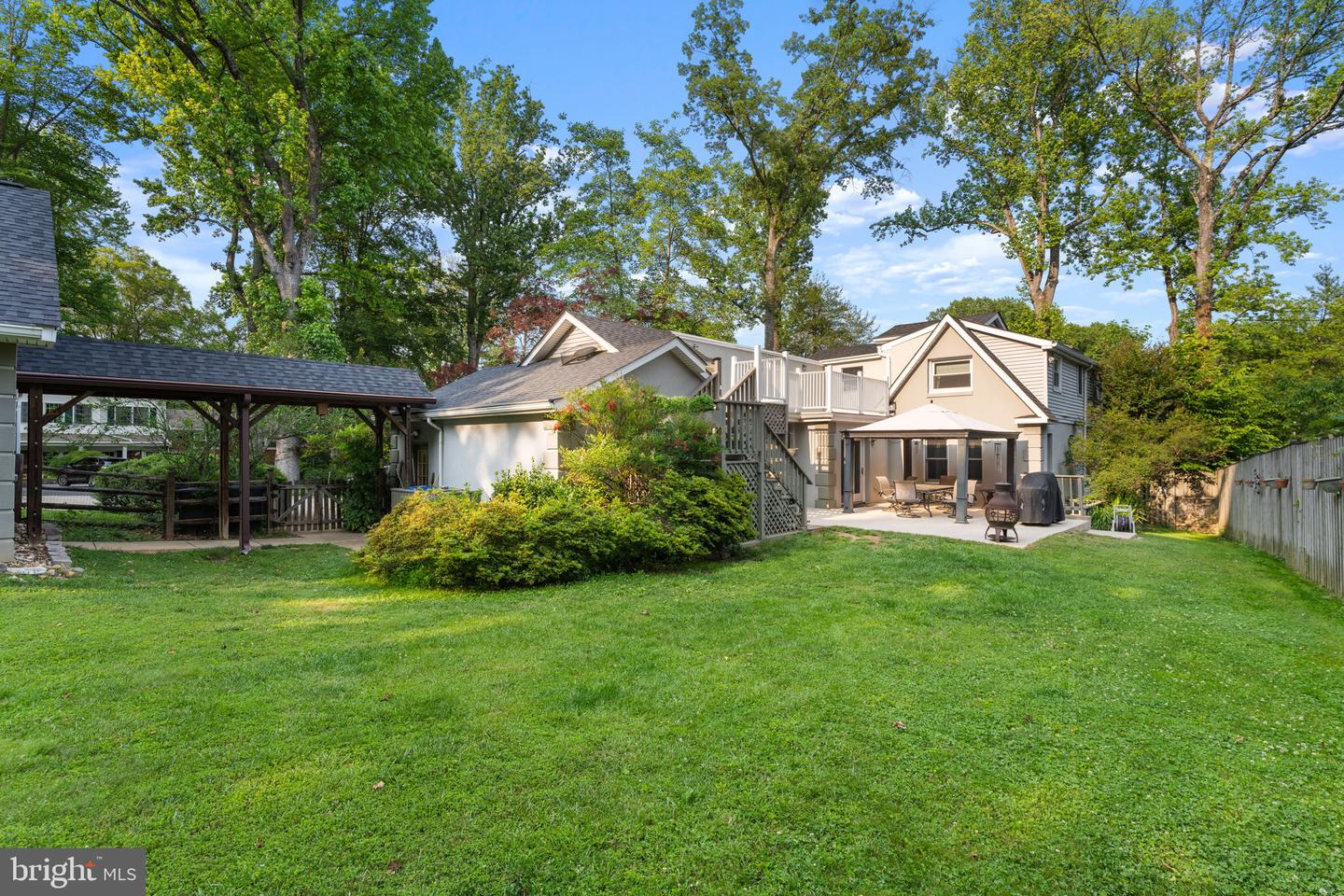 3042 Cedar Ln