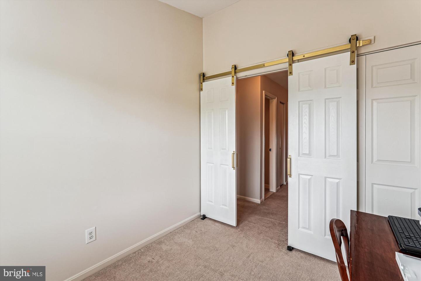 21676 Hazelnut Sq