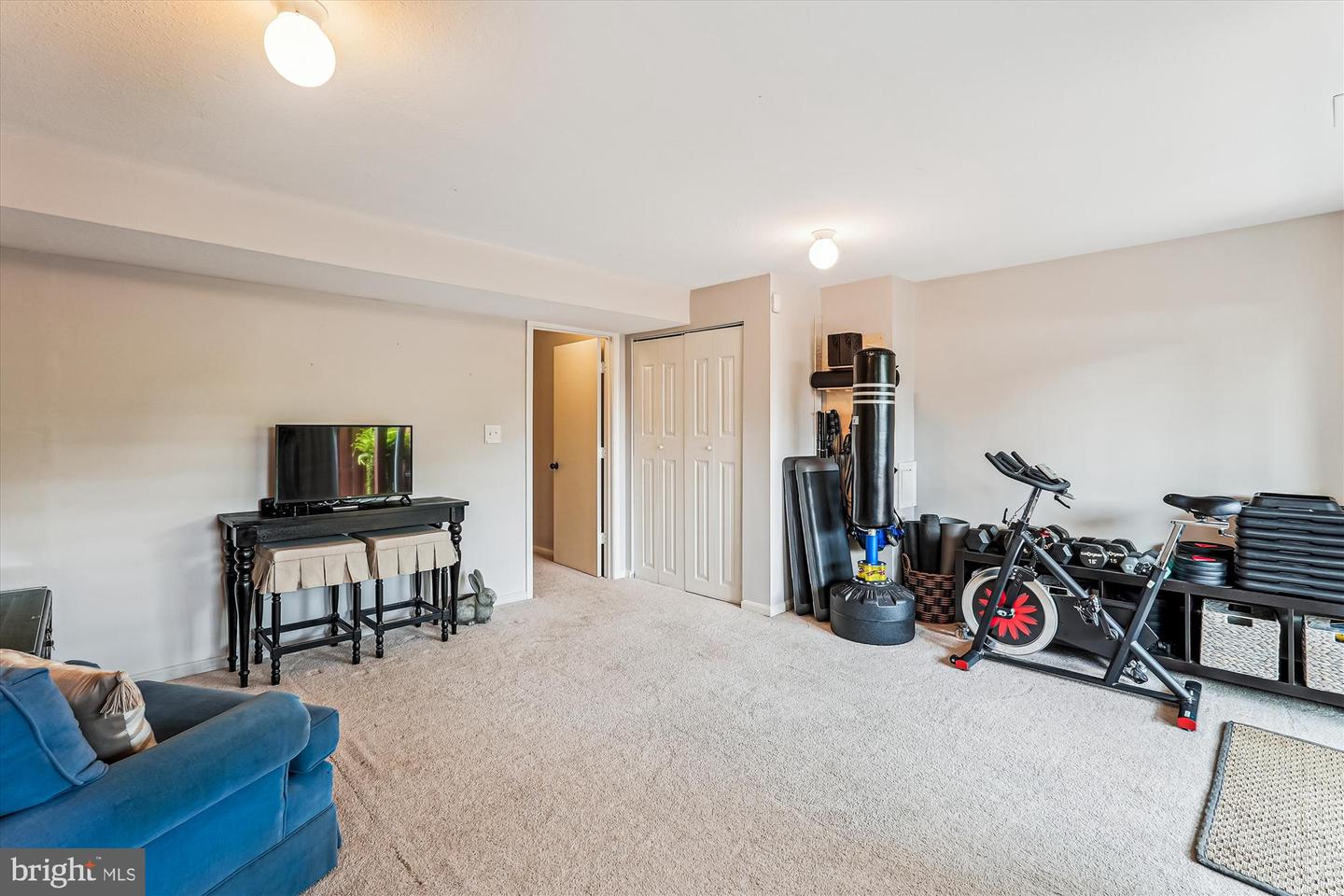 21676 Hazelnut Sq