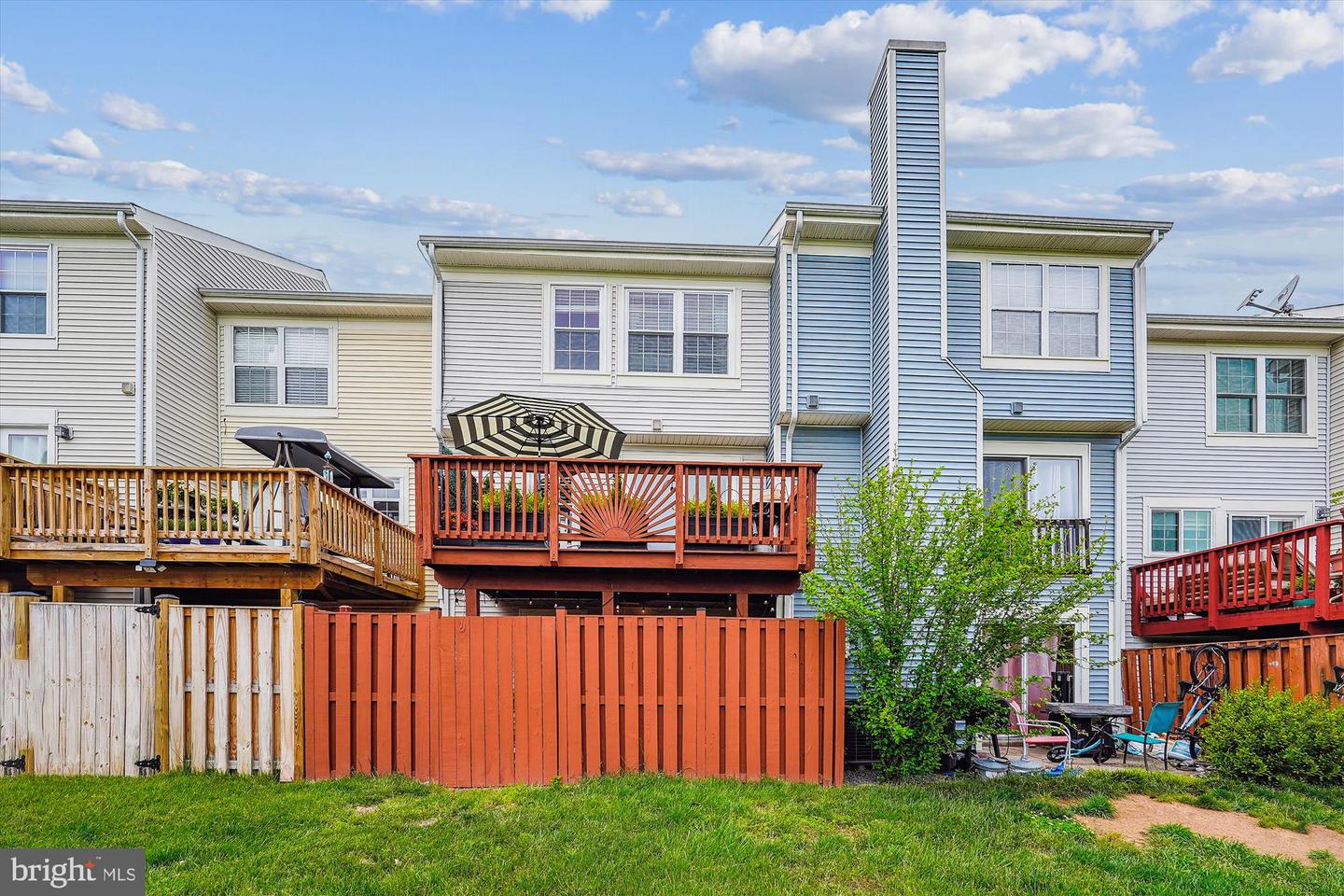 21676 Hazelnut Sq