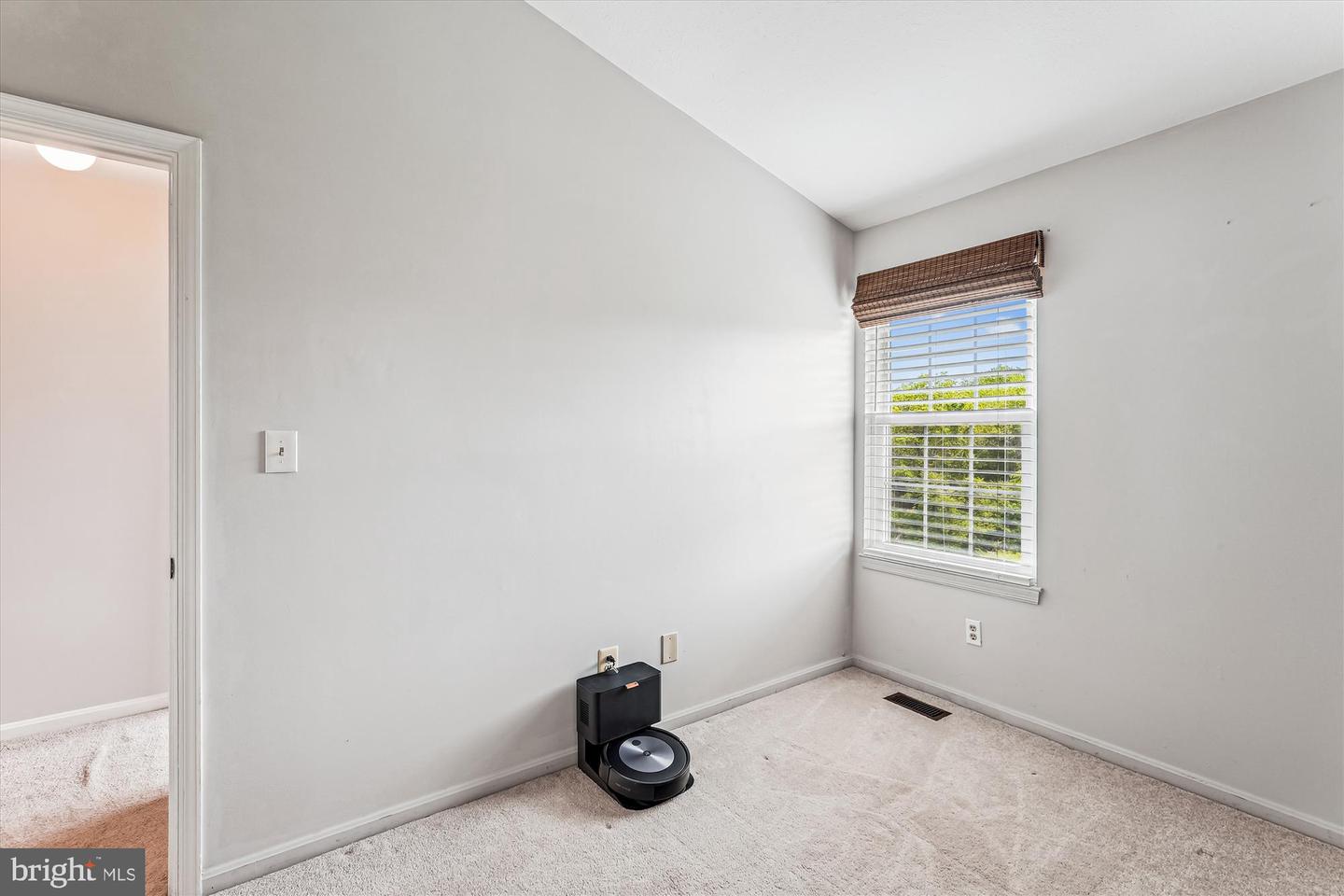 21676 Hazelnut Sq