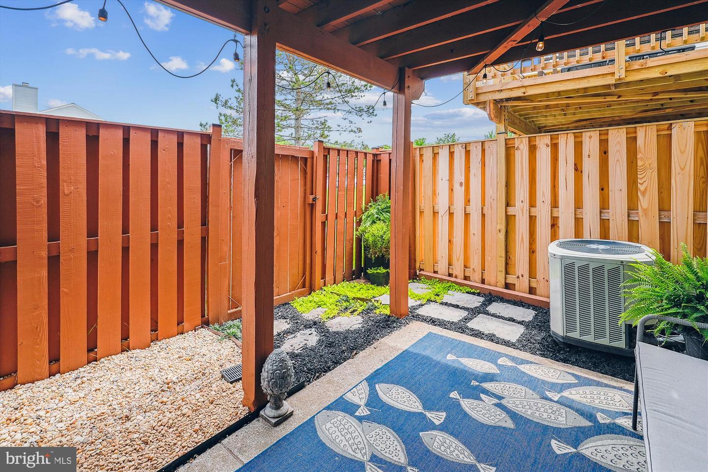 21676 Hazelnut Sq