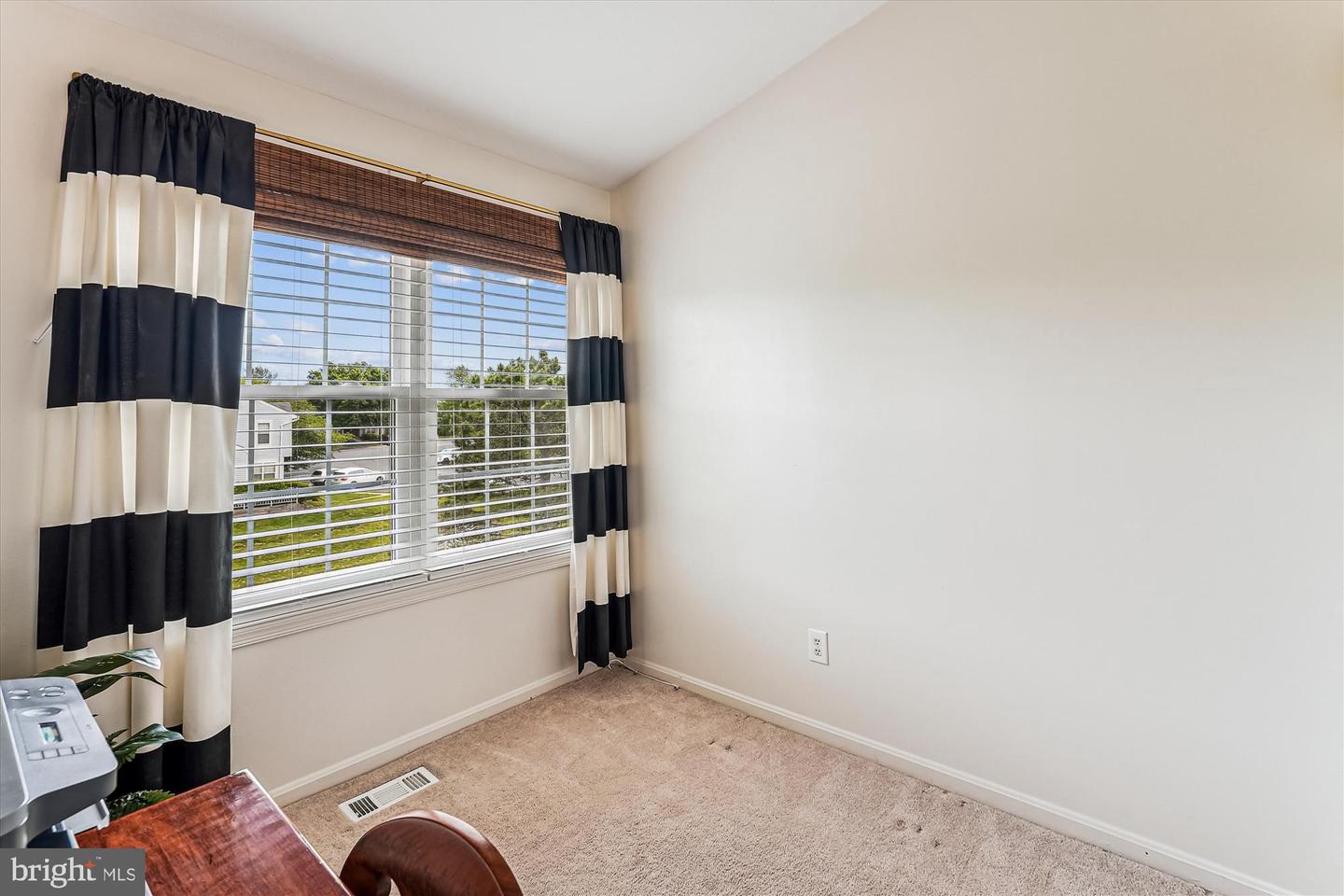21676 Hazelnut Sq