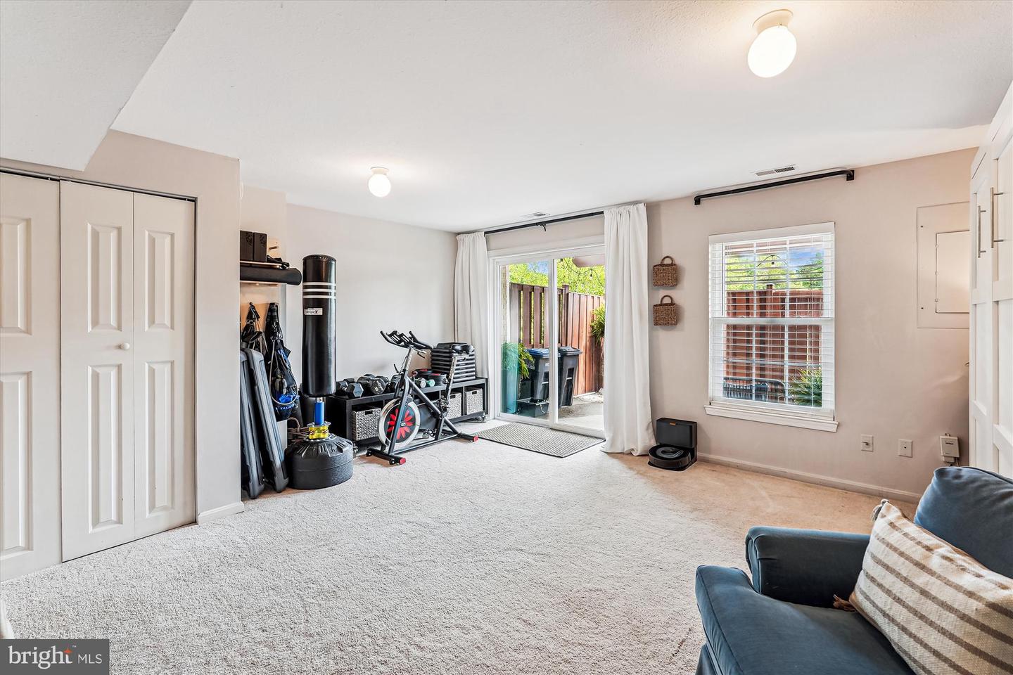 21676 Hazelnut Sq