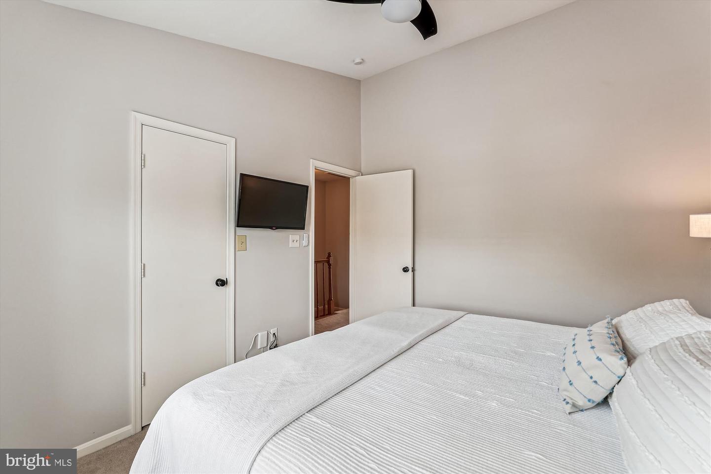 21676 Hazelnut Sq