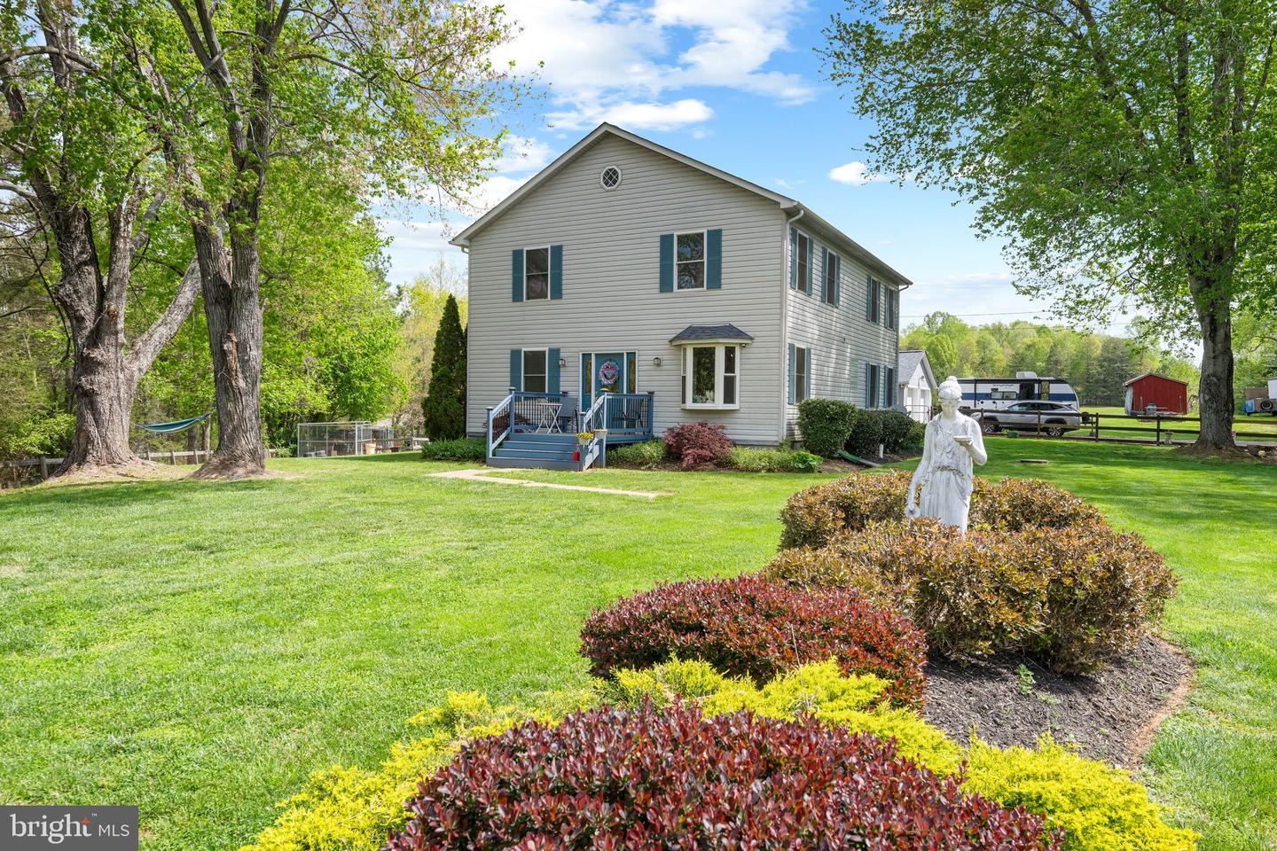 15 Farmers Ln