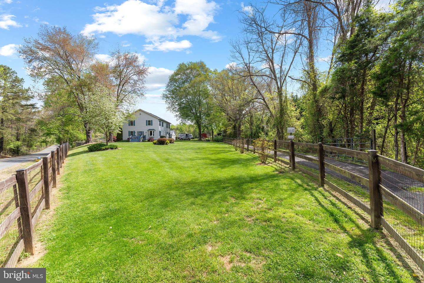 15 Farmers Ln