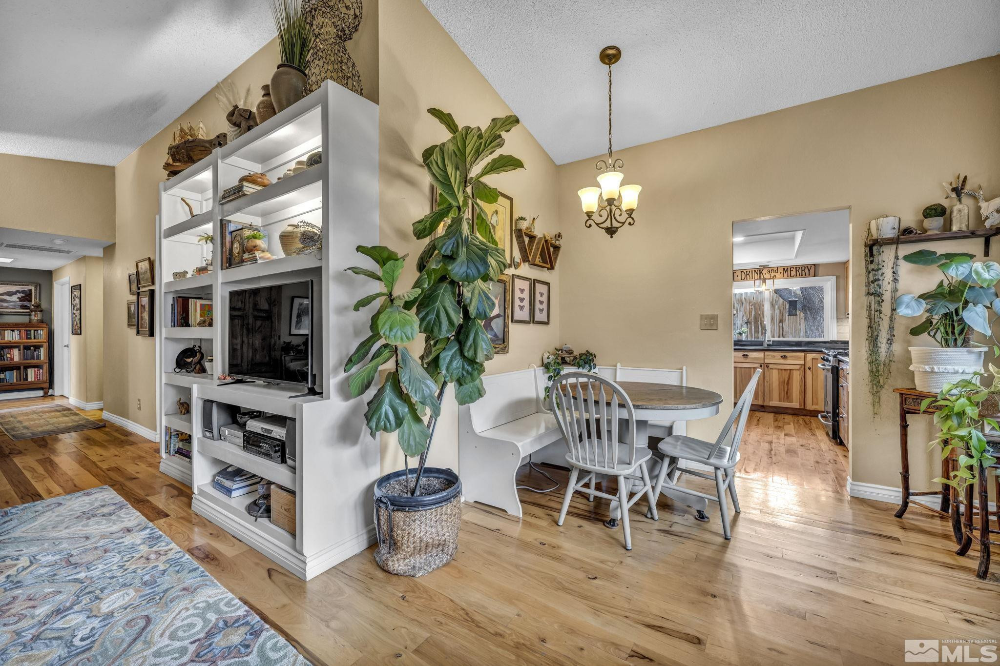 1309 Shady Oak