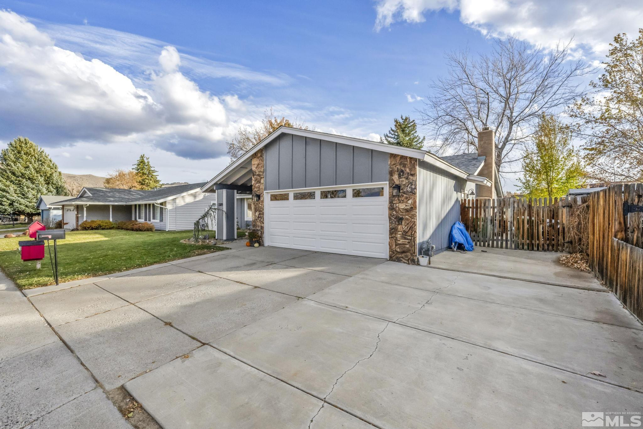 1309 Shady Oak