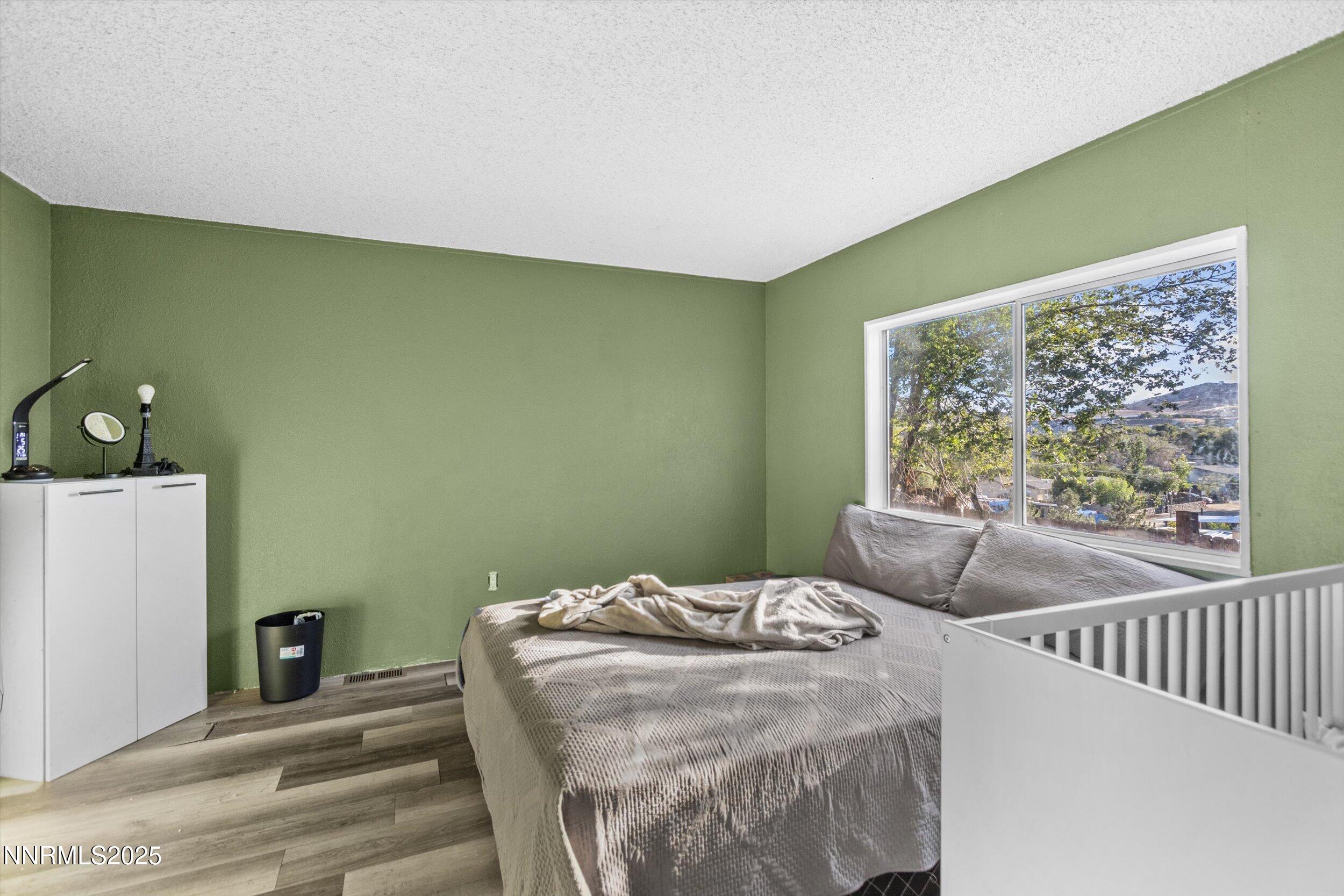 5275 Lupin Drive