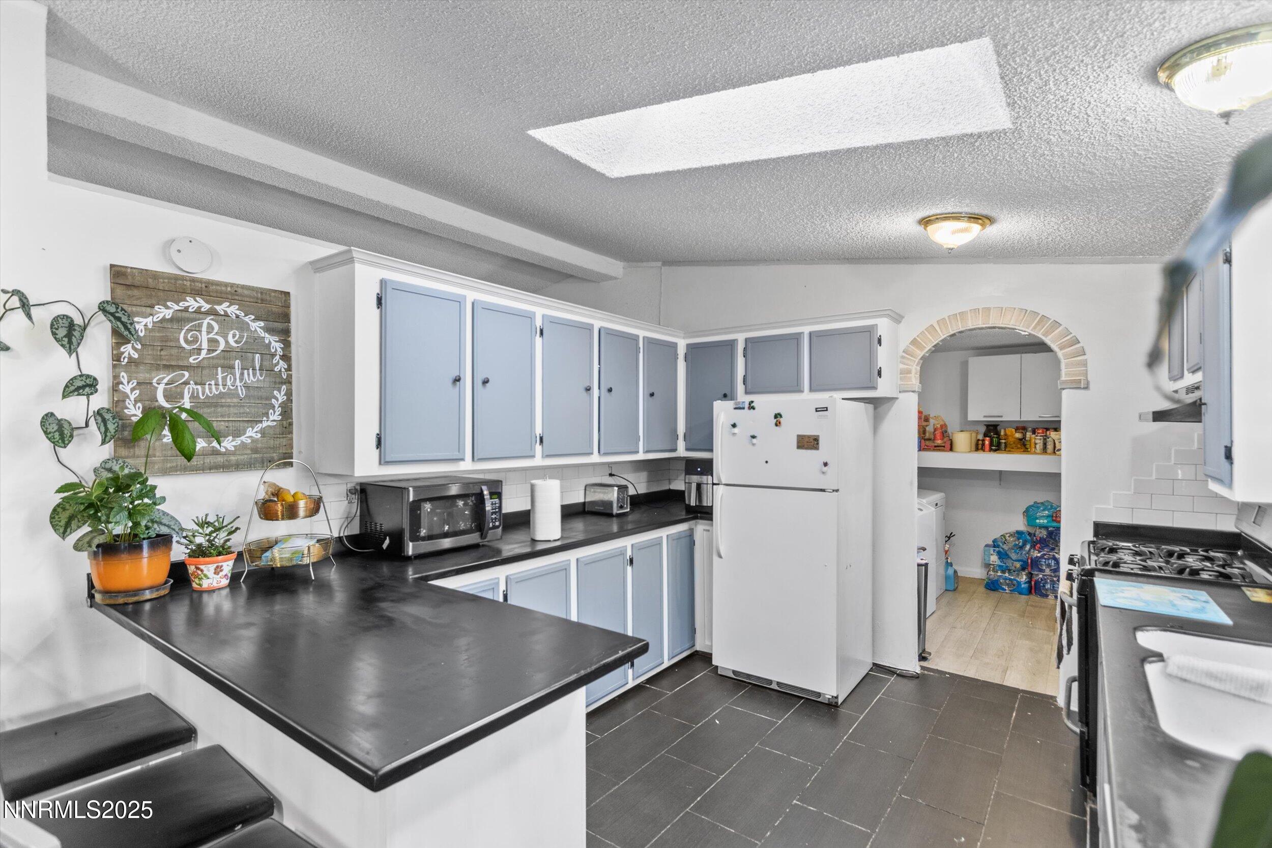 5275 Lupin Drive