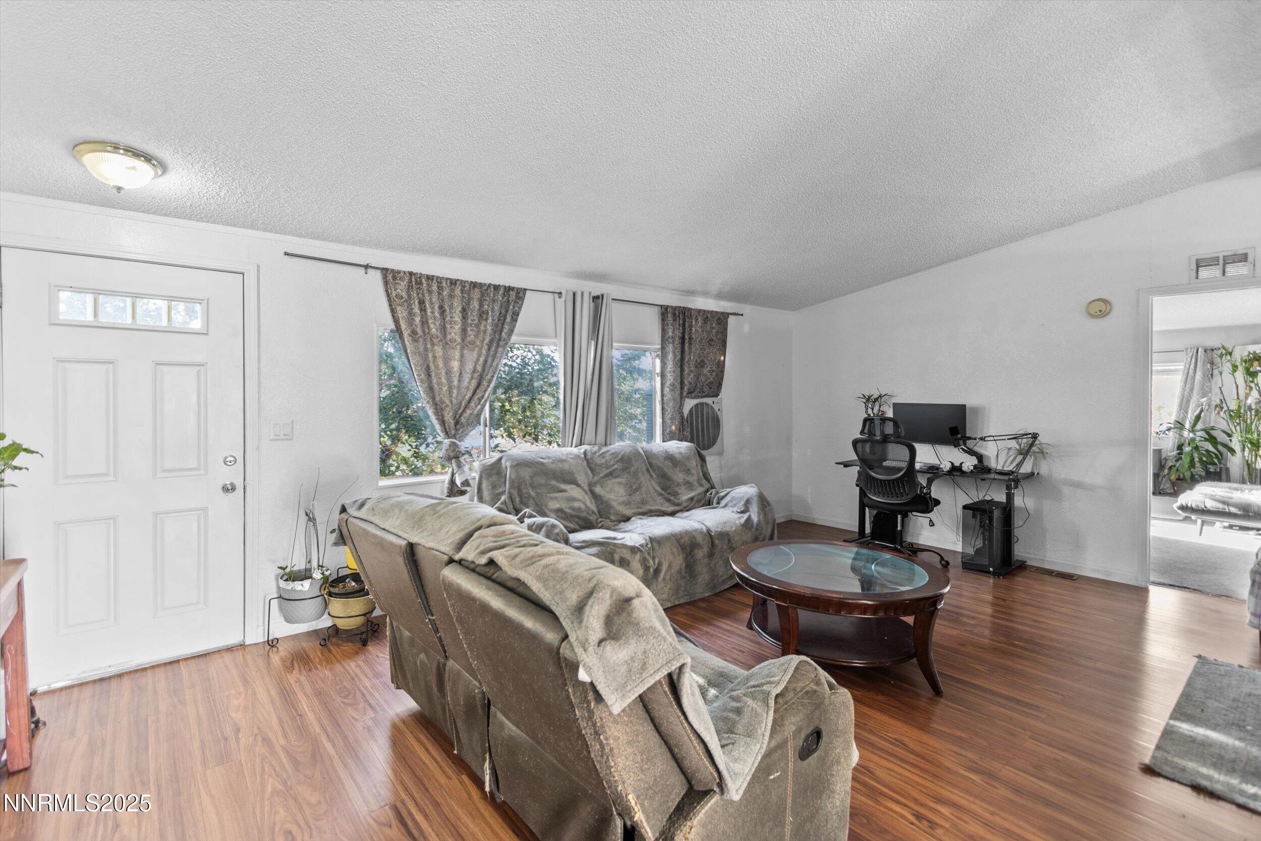 5275 Lupin Drive