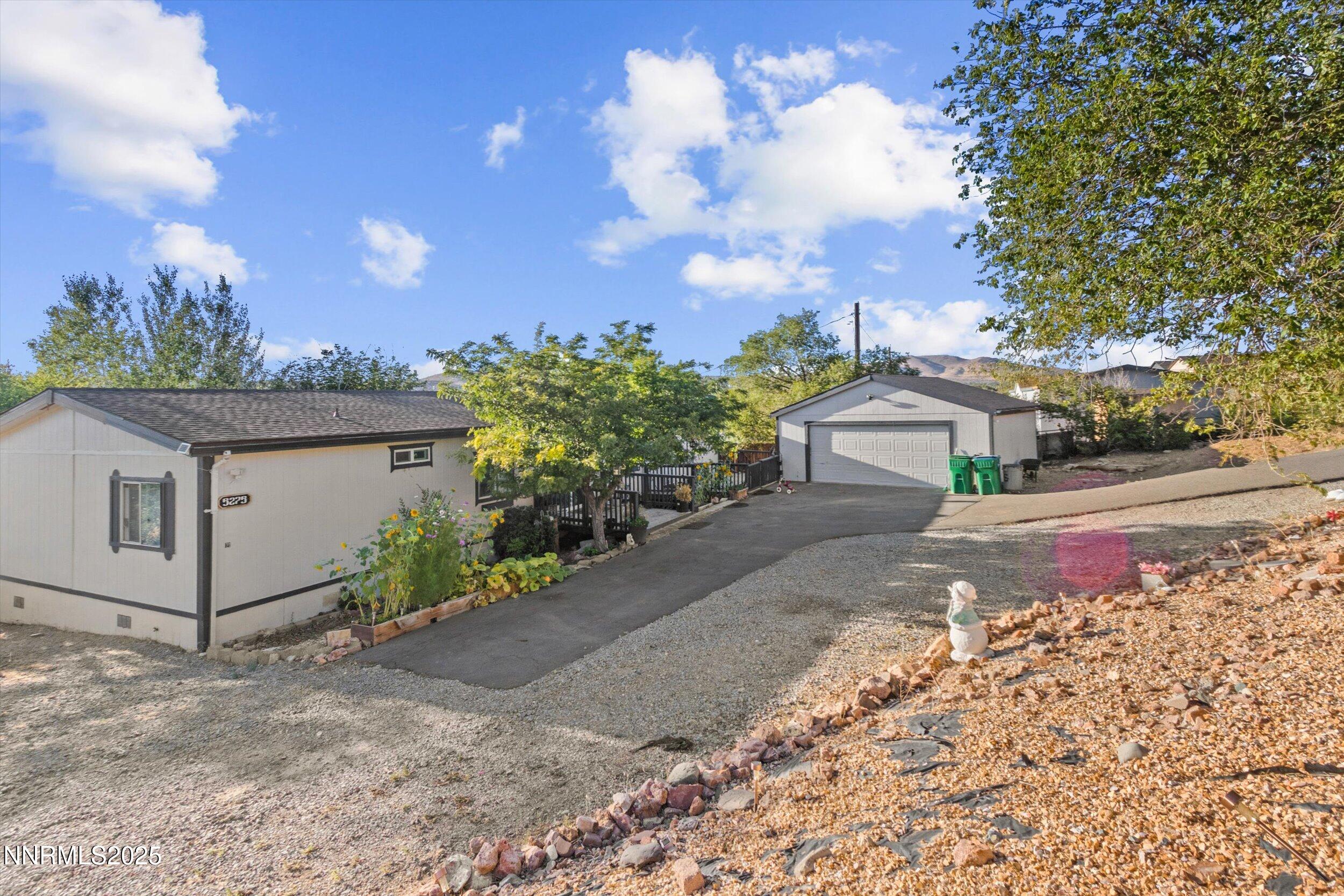 5275 Lupin Drive