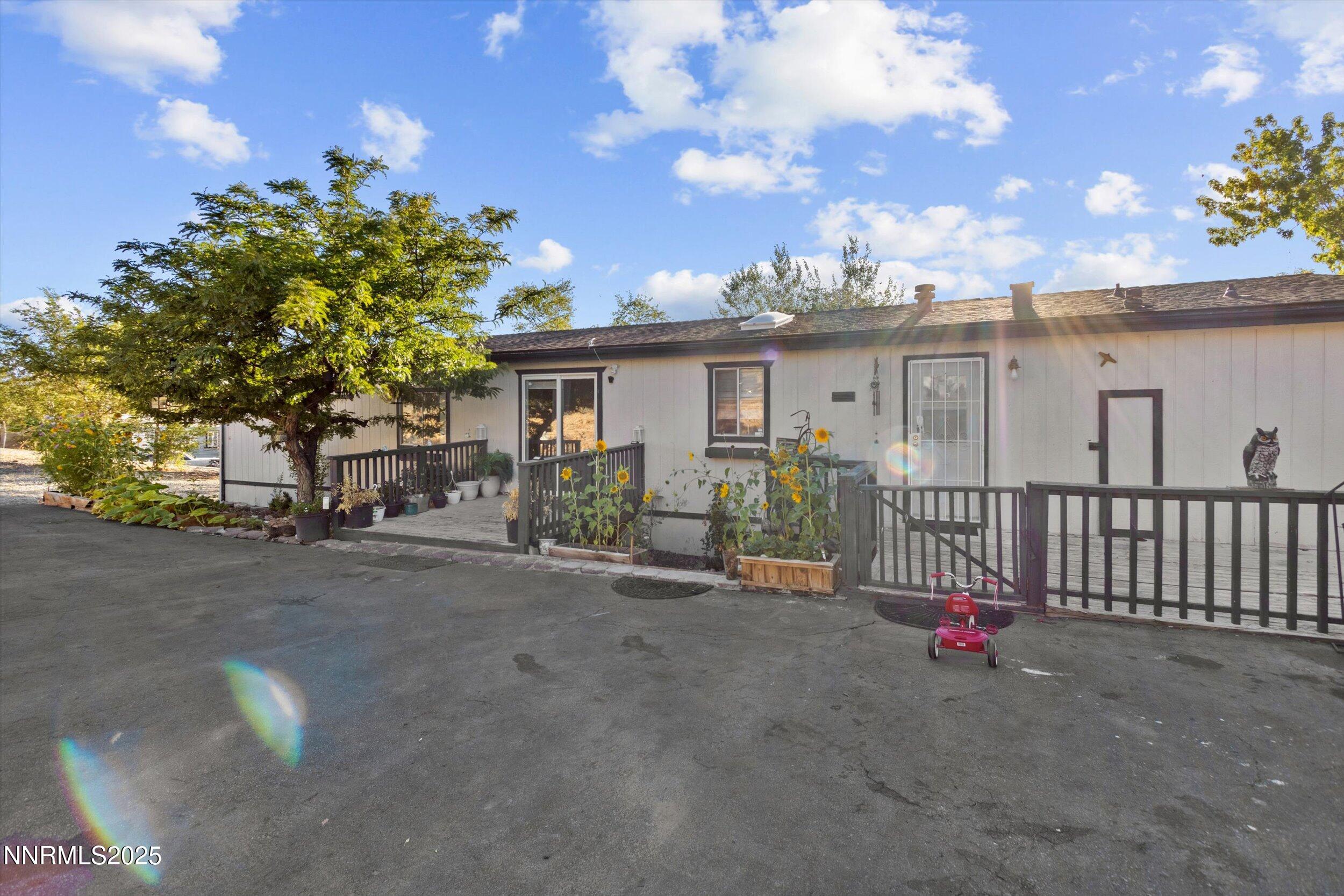 5275 Lupin Drive