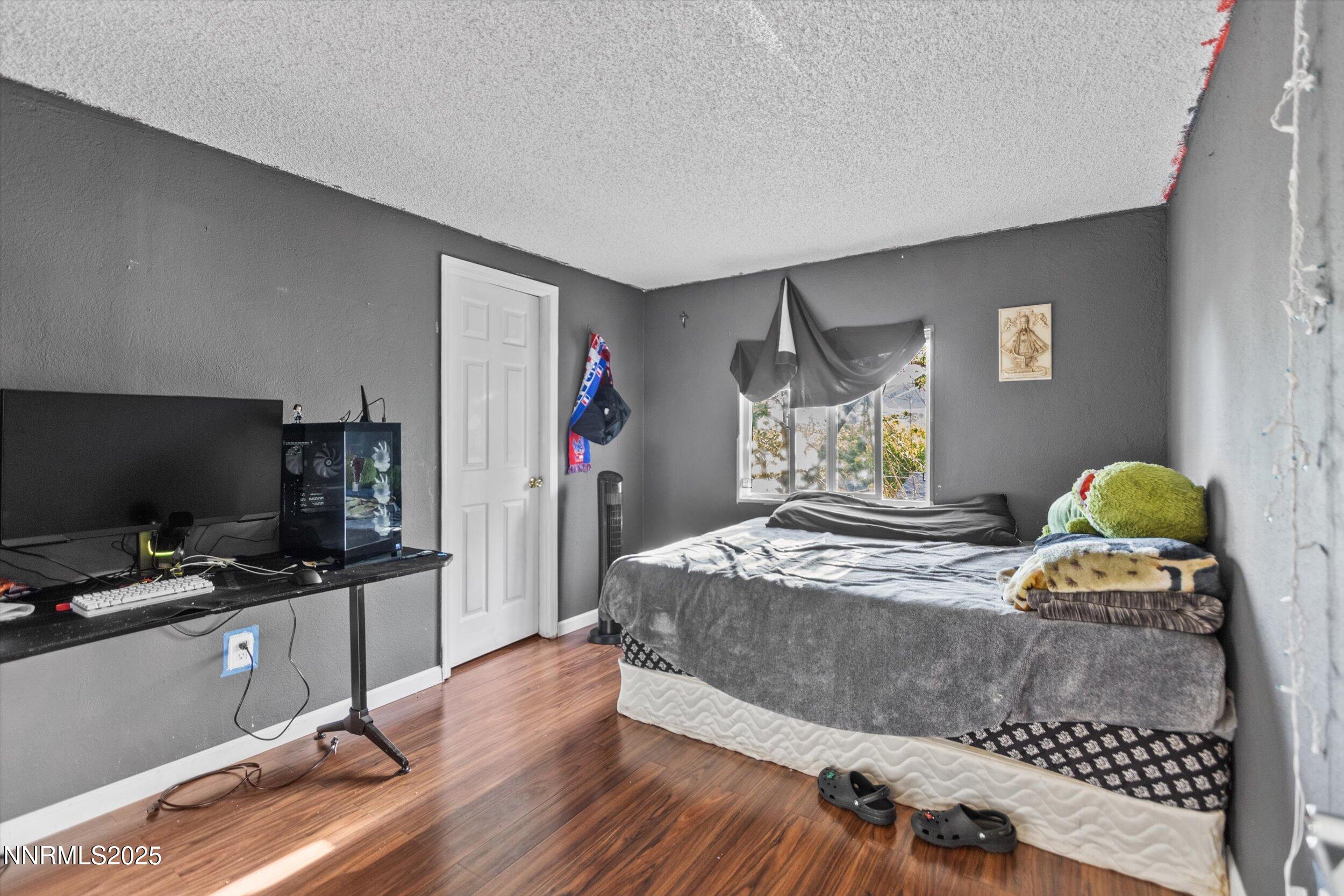 5275 Lupin Drive