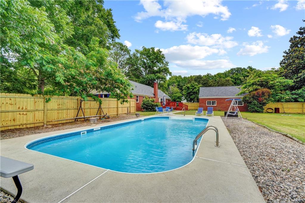 1305 Oak Ridge DR