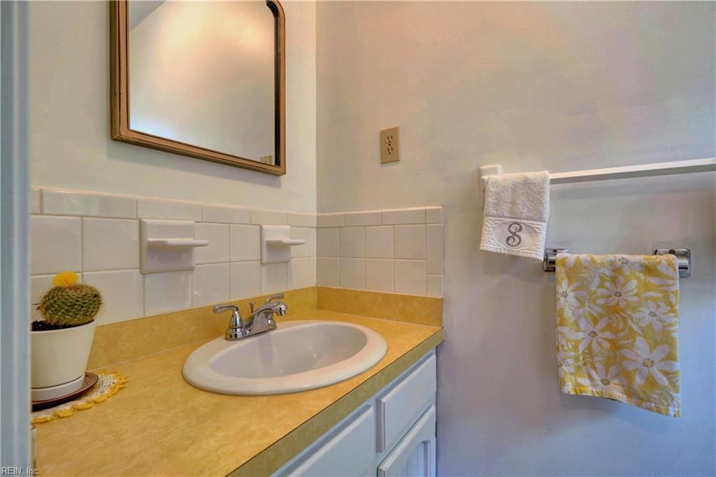 1305 Oak Ridge DR
