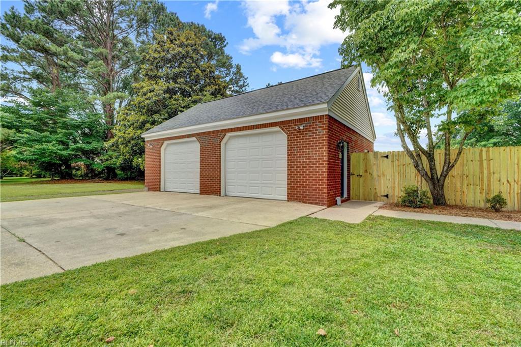1305 Oak Ridge DR