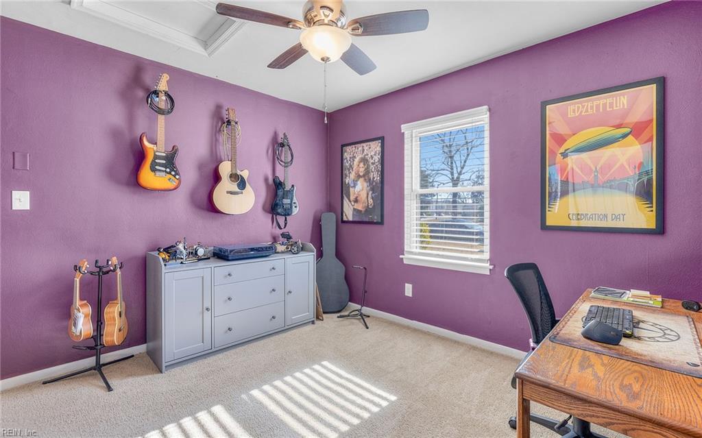 908 Gossman DR