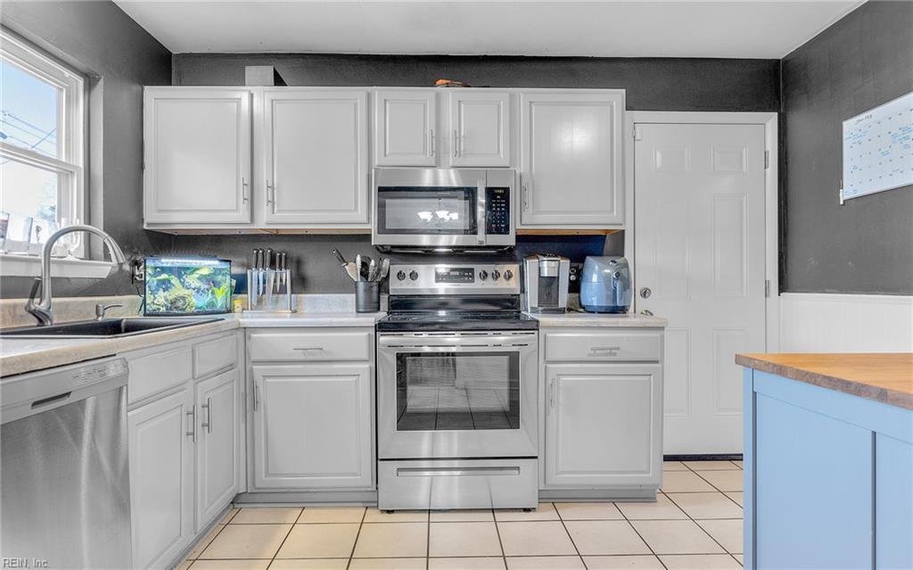 908 Gossman DR
