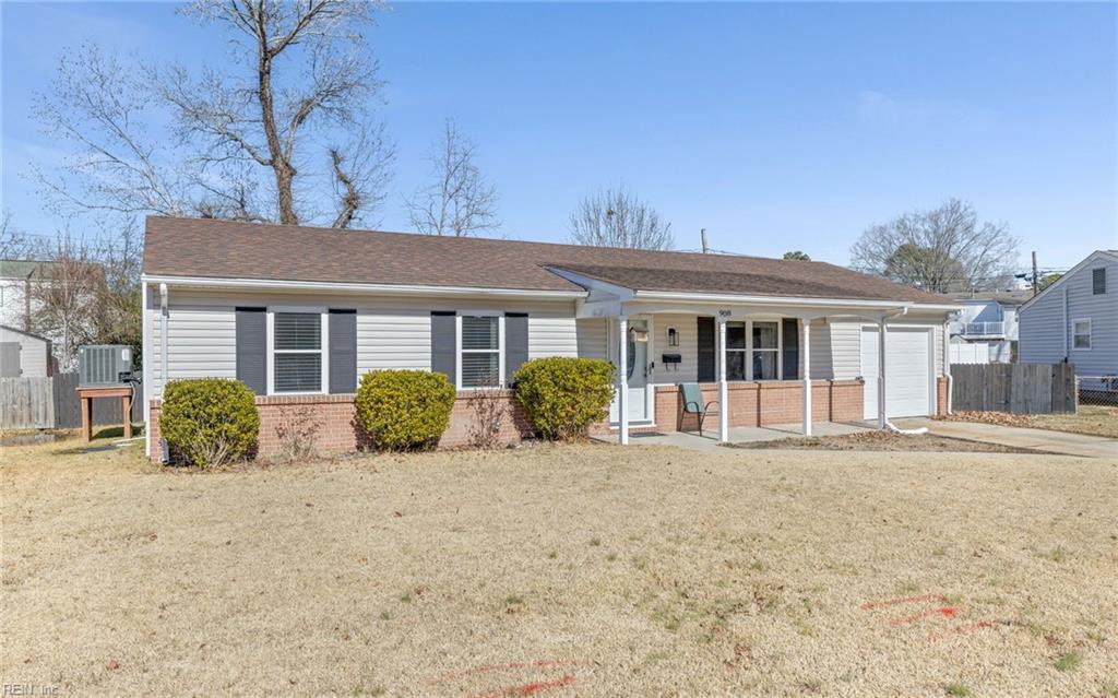 908 Gossman DR