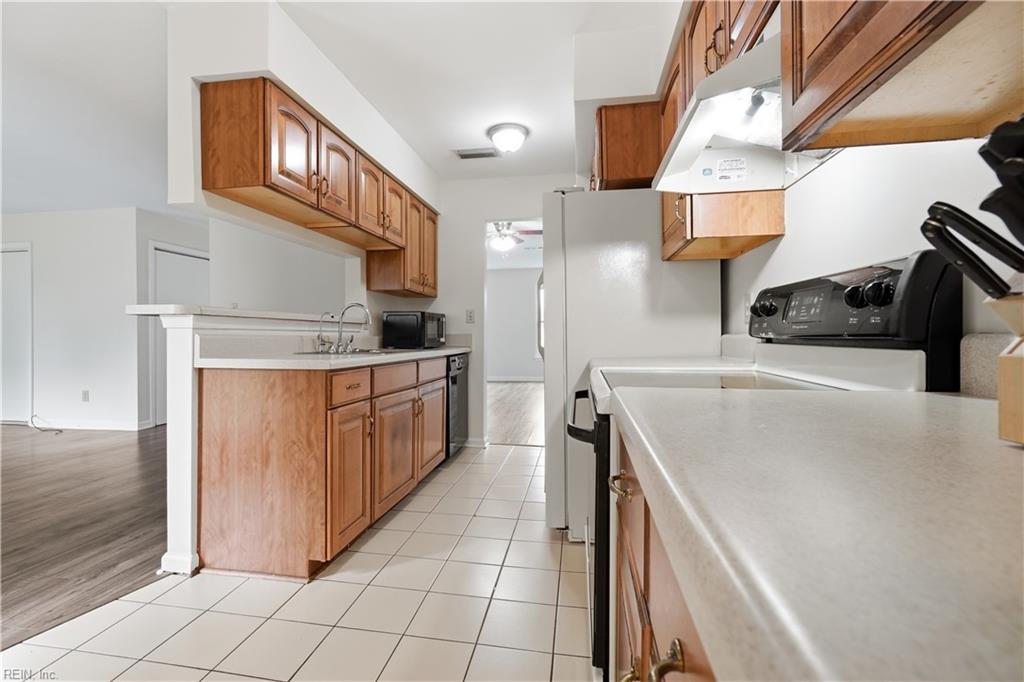 3033 Monet DR