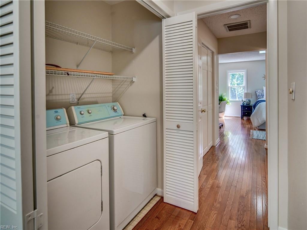 536 Lakewood CIR