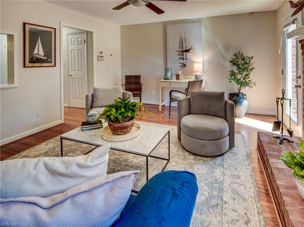 536 Lakewood CIR