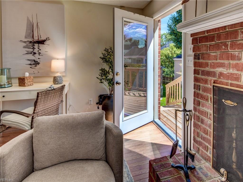 536 Lakewood CIR