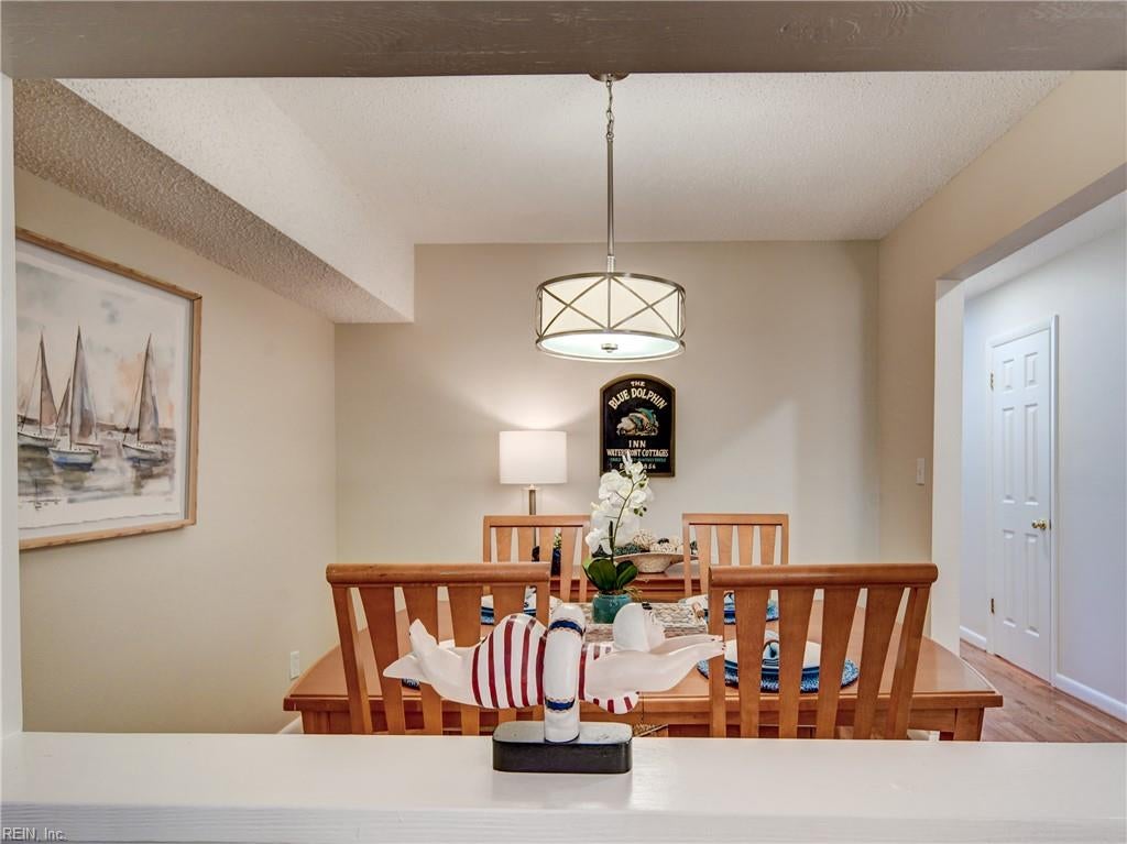 536 Lakewood CIR