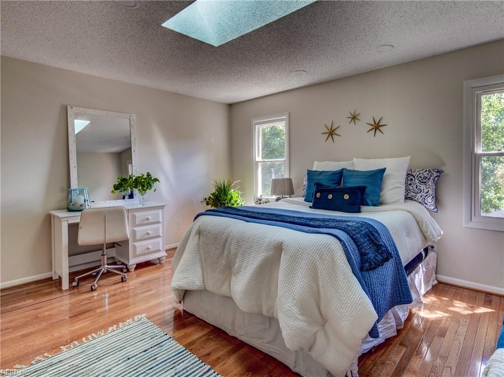 536 Lakewood CIR