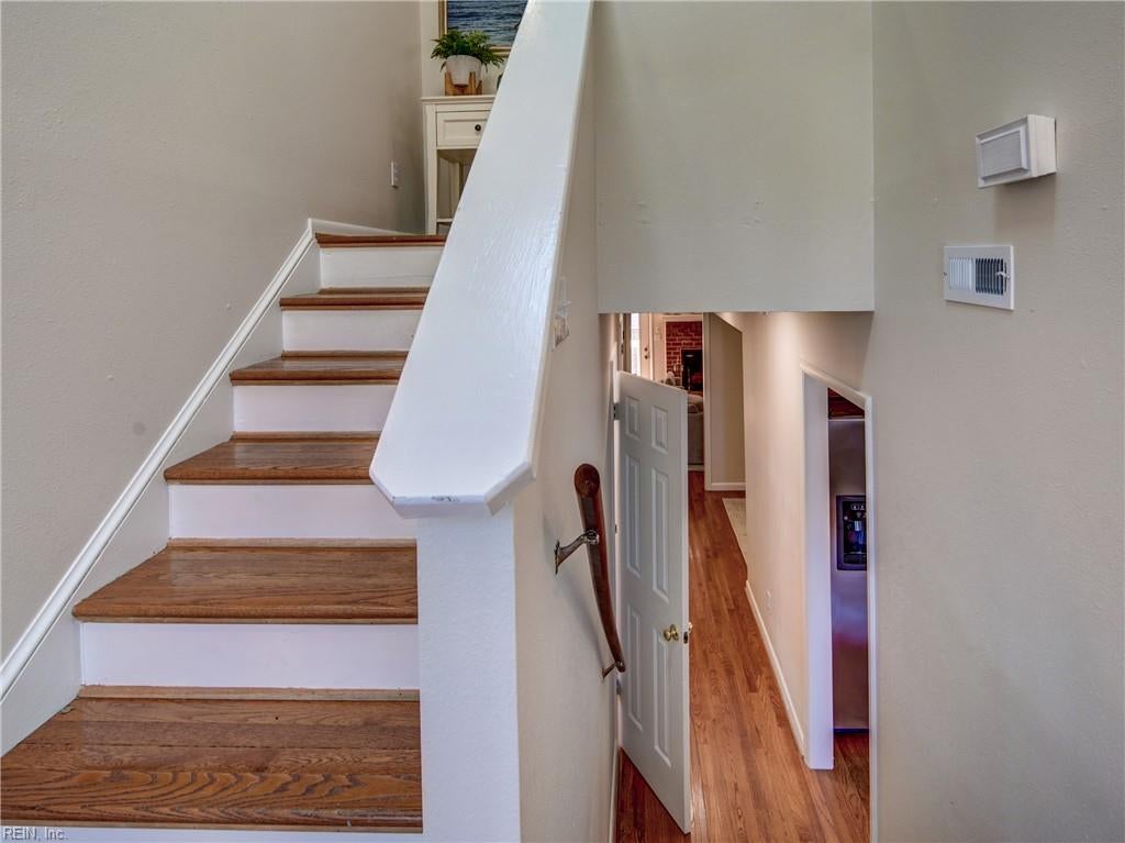 536 Lakewood CIR