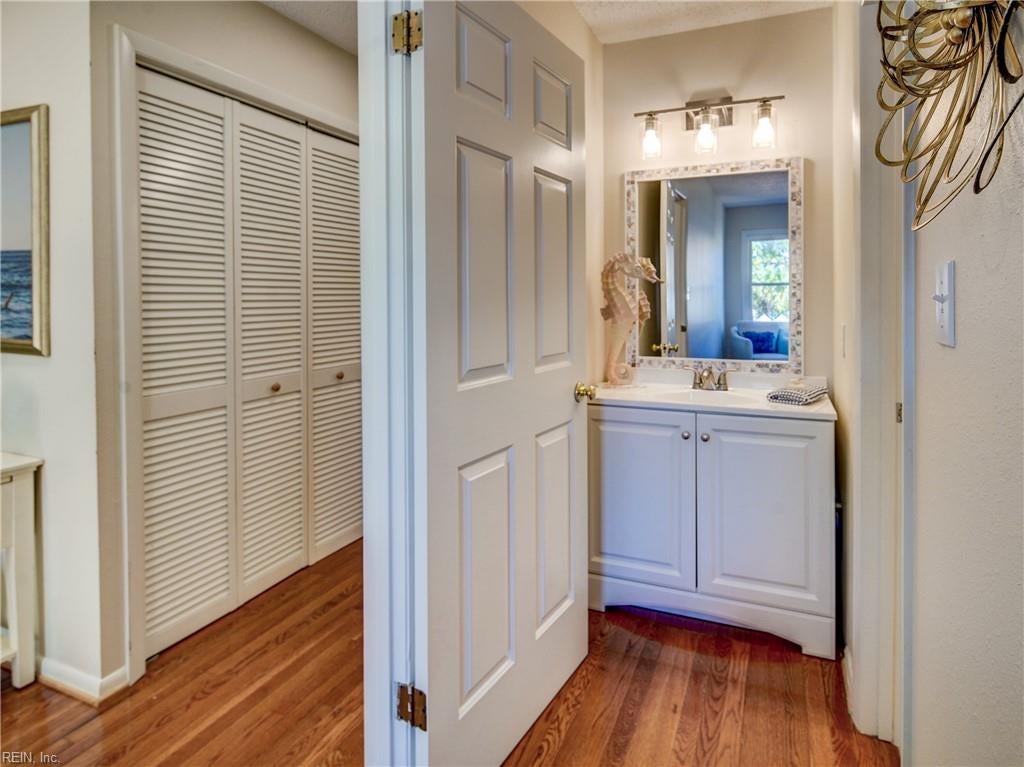 536 Lakewood CIR