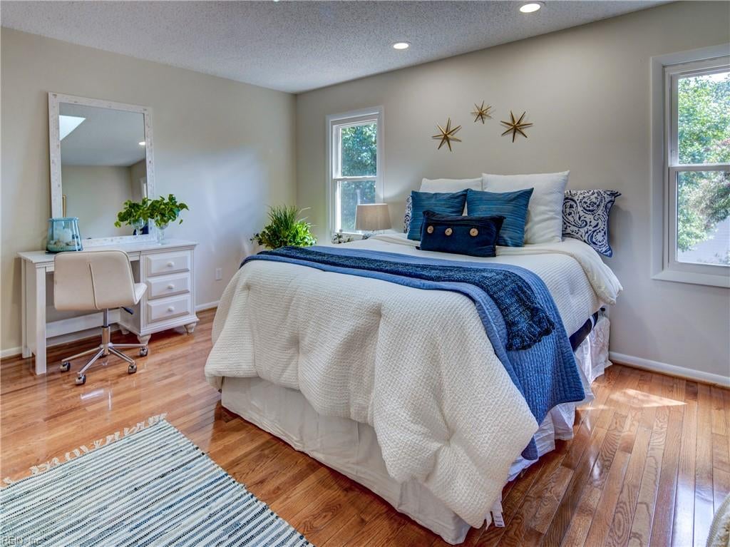 536 Lakewood CIR