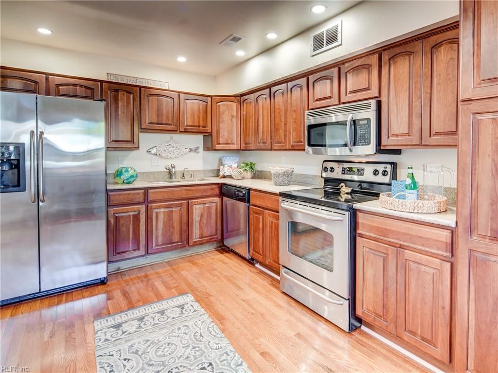 536 Lakewood CIR