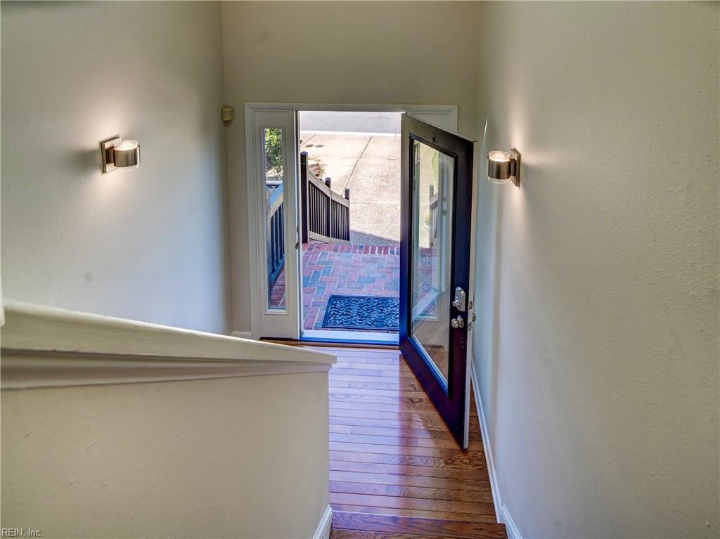 536 Lakewood CIR