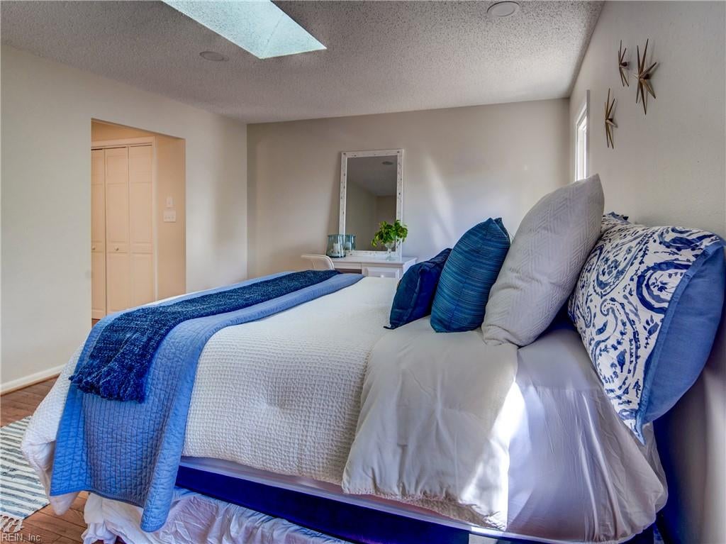 536 Lakewood CIR