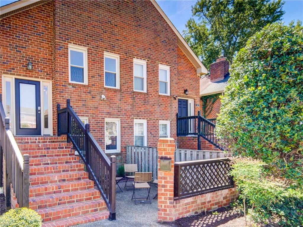 536 Lakewood CIR