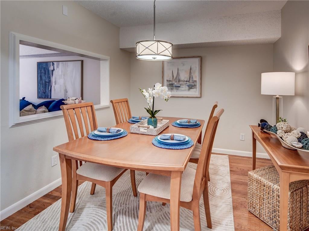 536 Lakewood CIR