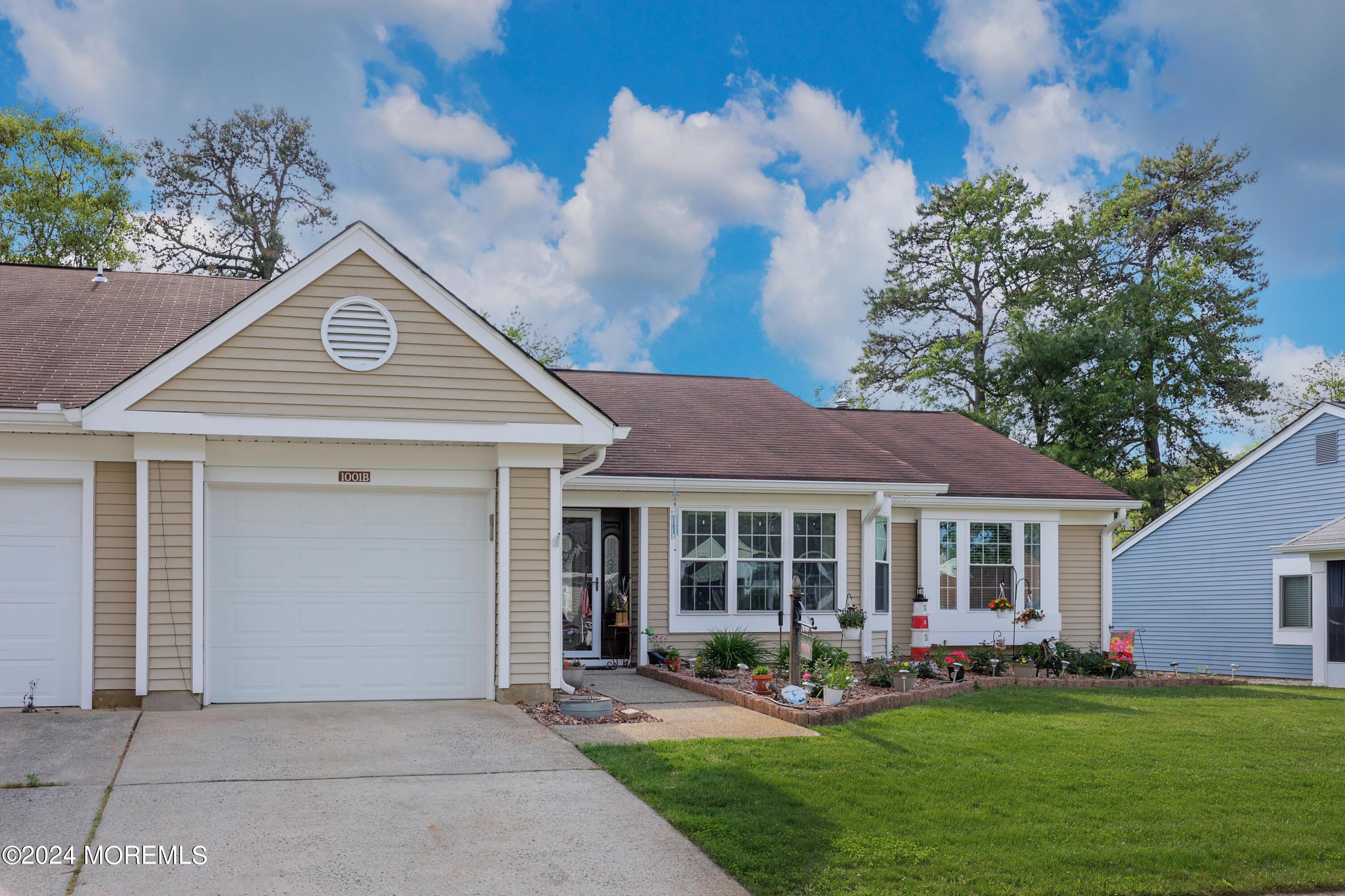 1001B Thornbury Lane