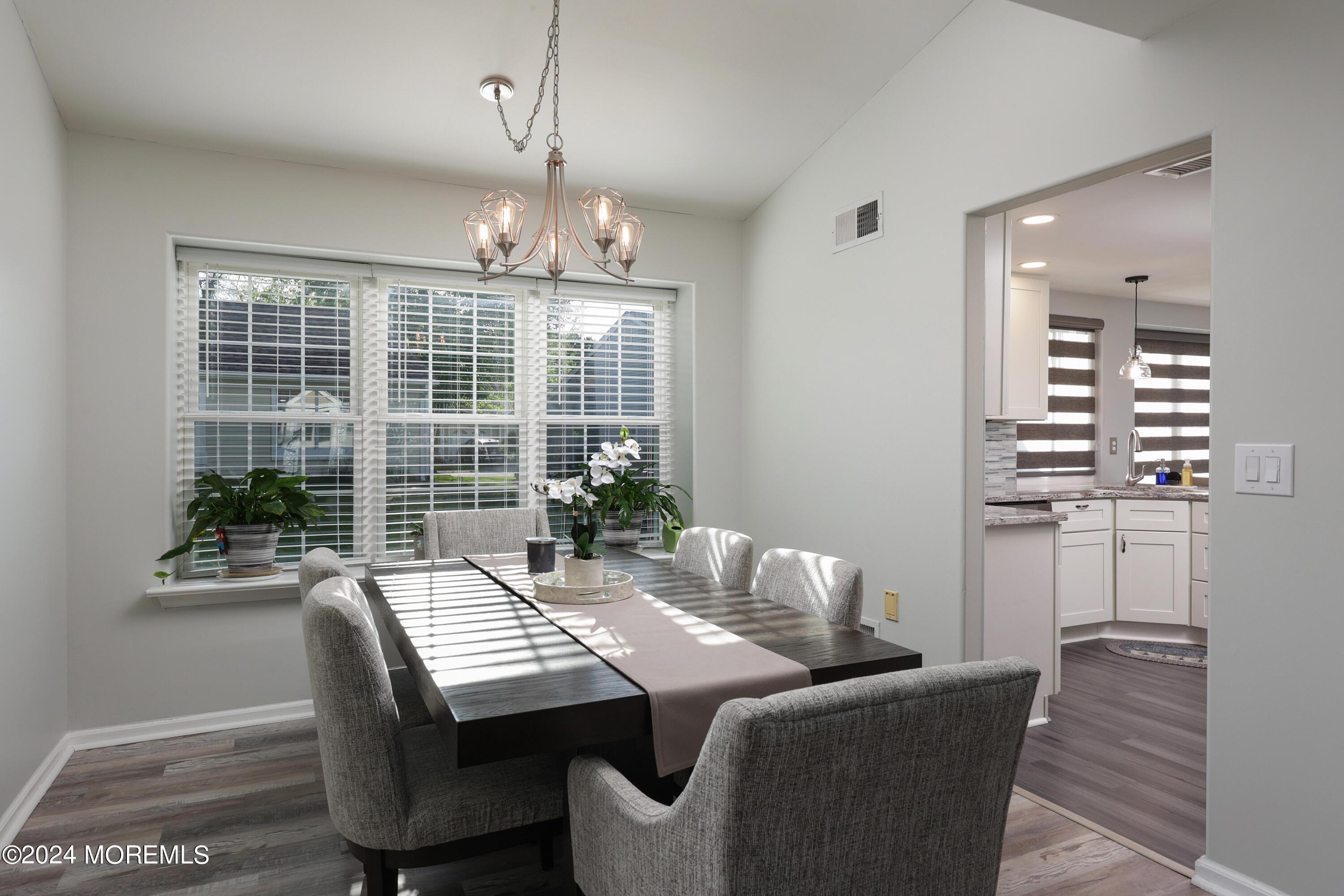 1001B Thornbury Lane